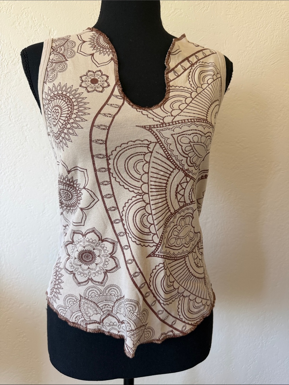VINTAGE 90s Sleeveless Cream & Brown Floral Print Women’s Top
